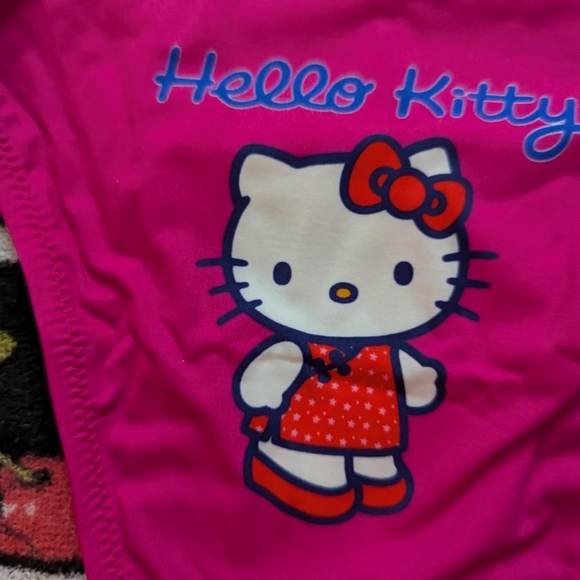 hello kitty bikini top and bottom size is s - Picture 3 of 5